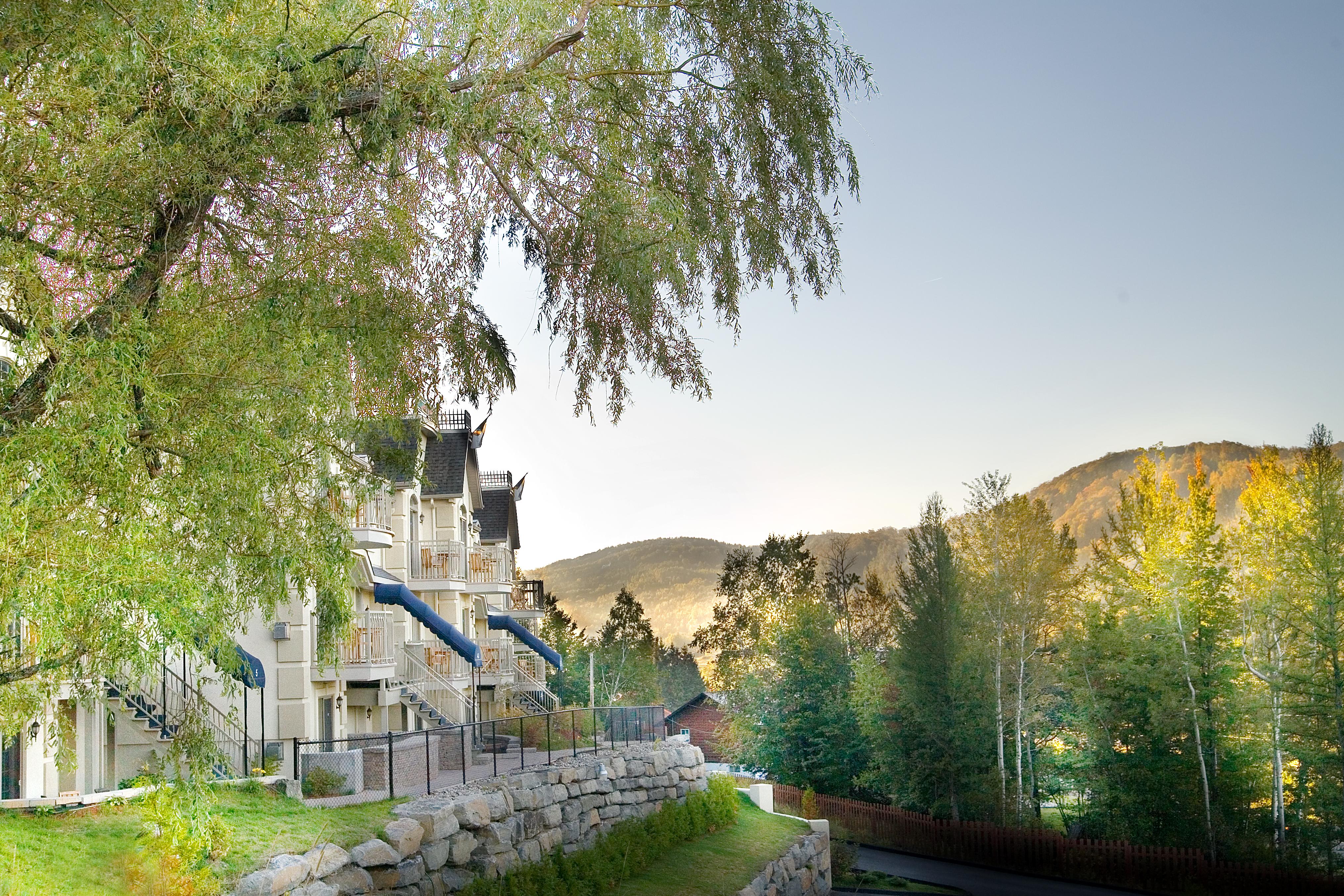Hotel St-Sauveur サン・ソヴェ－ル・デ・モン エクステリア 写真