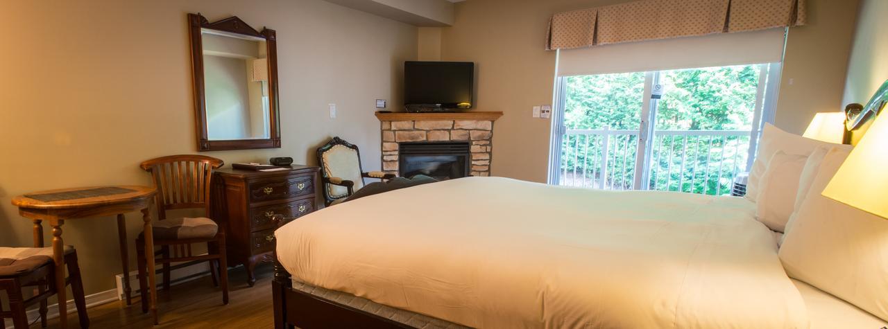 Hotel St-Sauveur サン・ソヴェ－ル・デ・モン エクステリア 写真